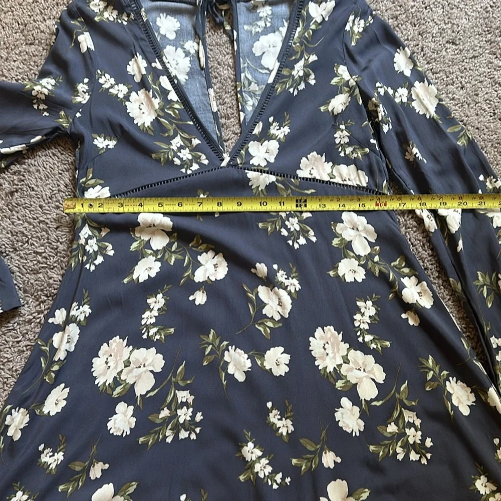 O'Neill Navy Floral Long-Sleeve V-Neck Dress - Picture 11 of 13